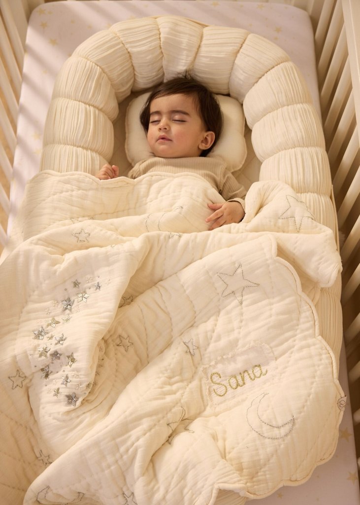 A Blanket When Do Babies Sleep In A Bed Bed Newborn Sleeping With