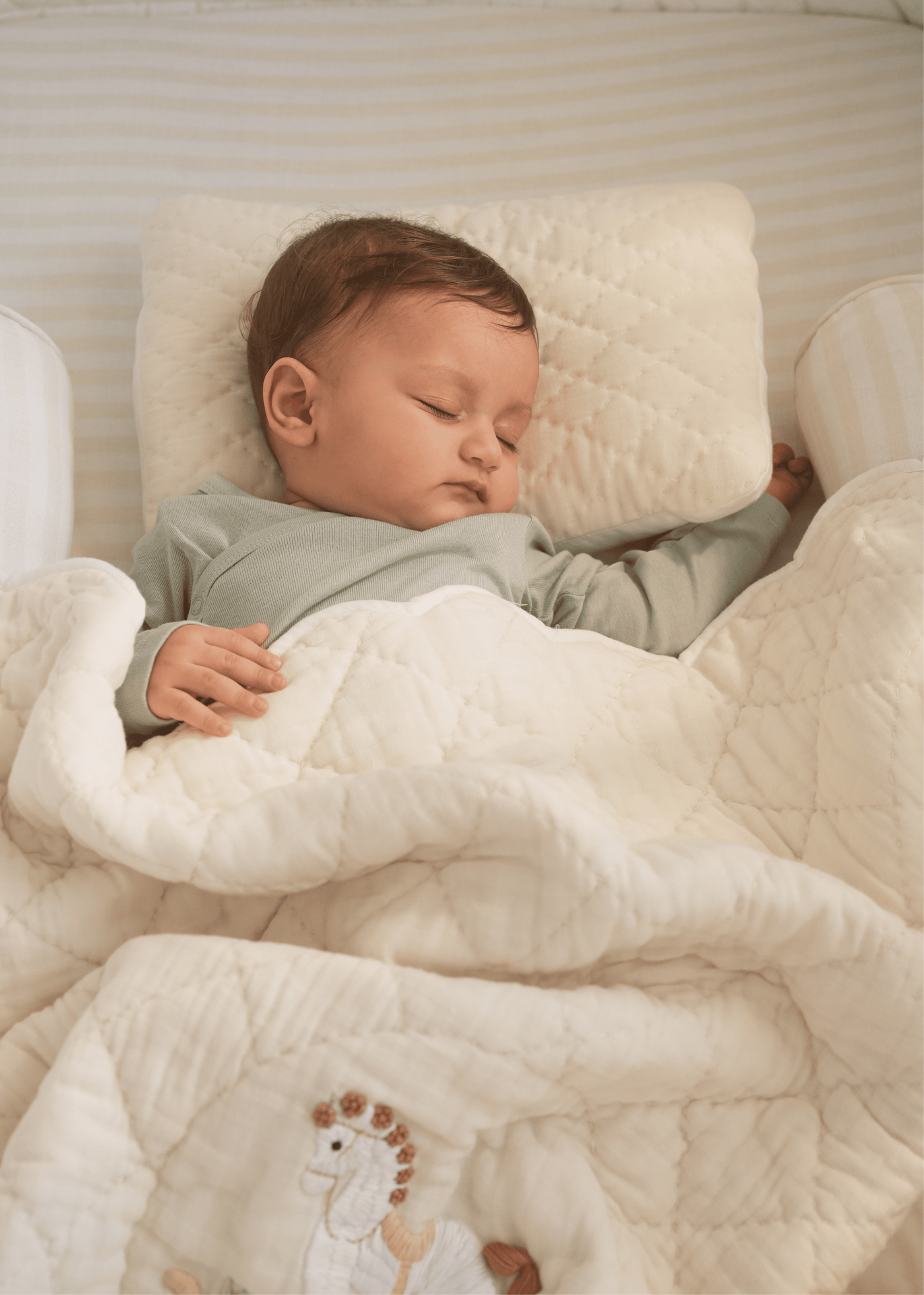 The Sleep Cloud Nest - Ecru + Rocking Horse Baby Blanket