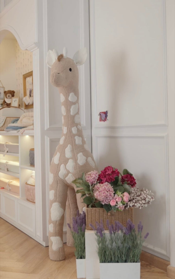 Baby Jalebi Atlas the Giraffe