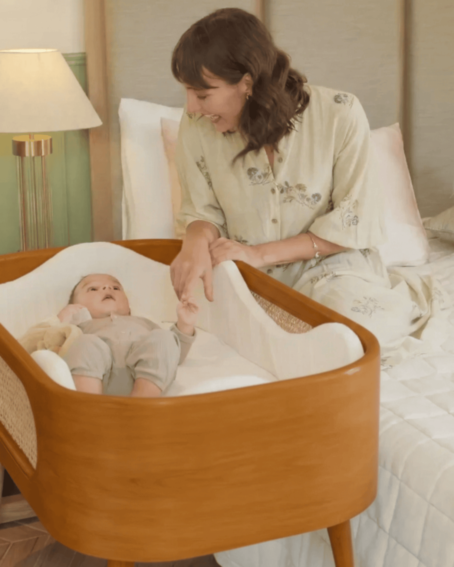 Baby Jalebi The Oasis Dream Bassinet - Nutmeg