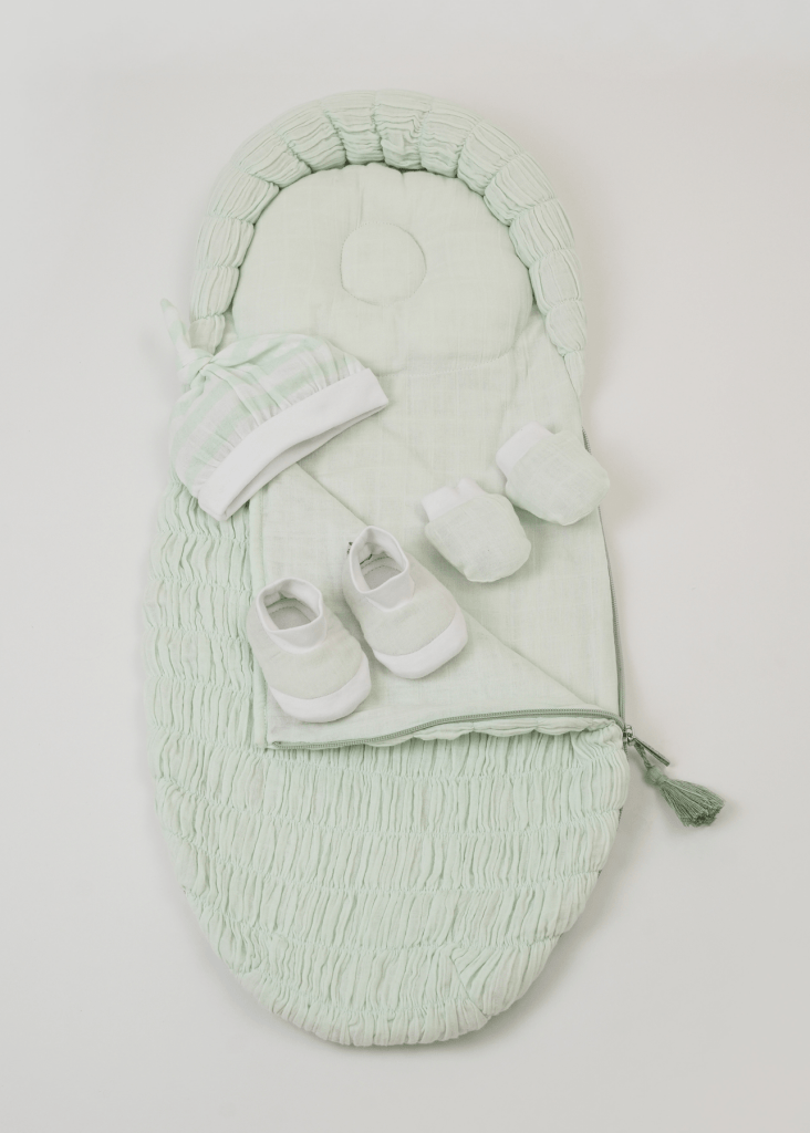 The Oval - Picture Perfect Gift Box - Mint - Baby Jalebi