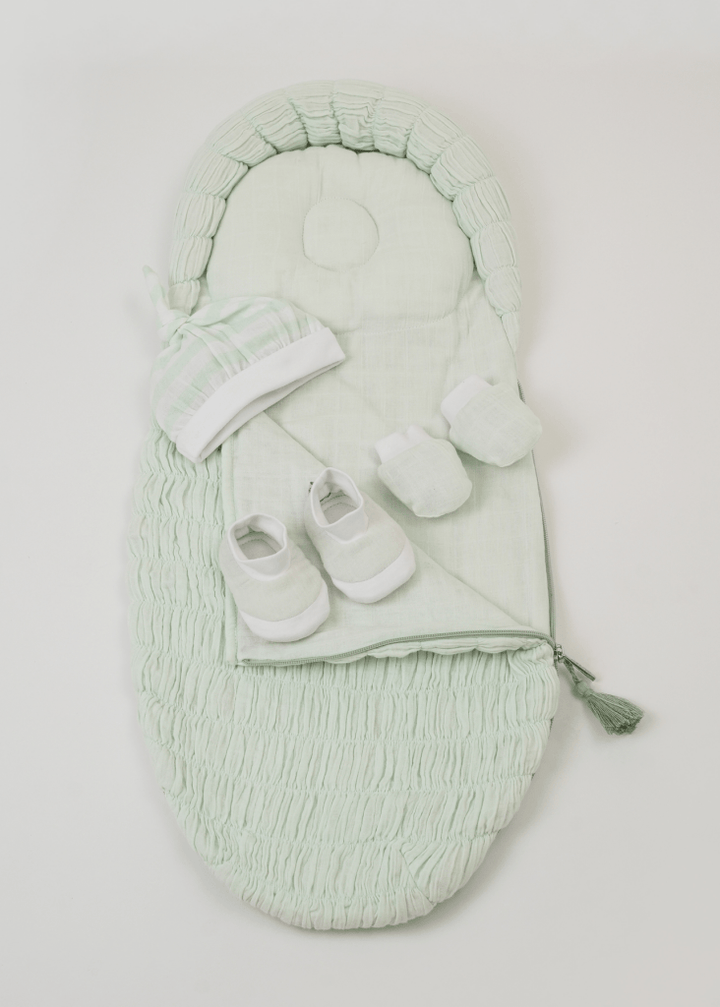 The Oval - Picture Perfect Gift Box - Mint - Baby Jalebi